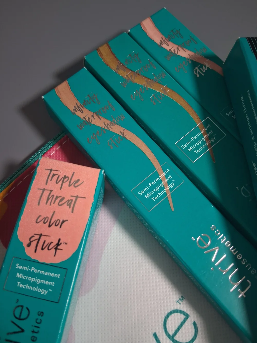 Thrive Causemetics Makeup Set with Cosmetic Bag